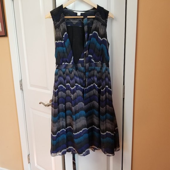 Diane Von Furstenberg Bali Silk Wrap Dress Size 6 - Picture 4 of 9